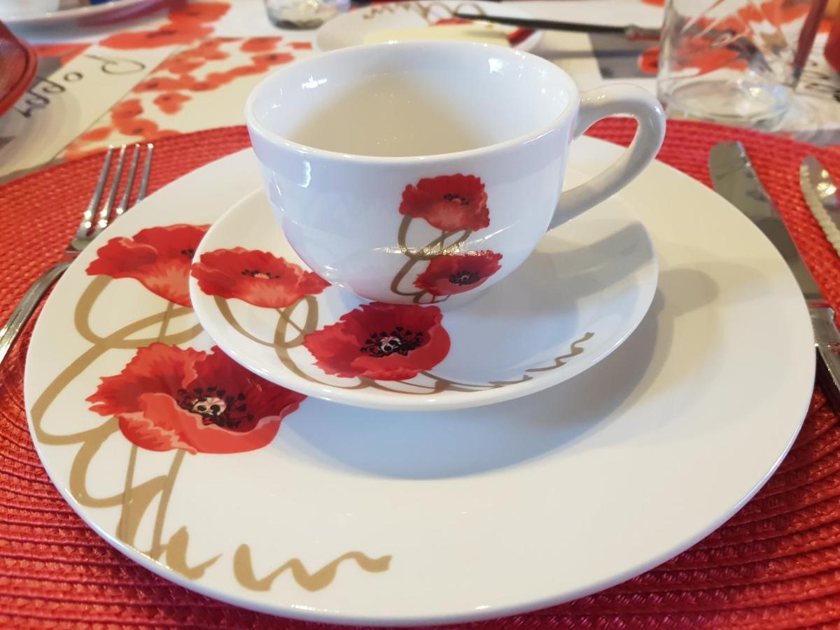 Mary'S Poppies - Bed & Breakfast Blandain Exterior foto